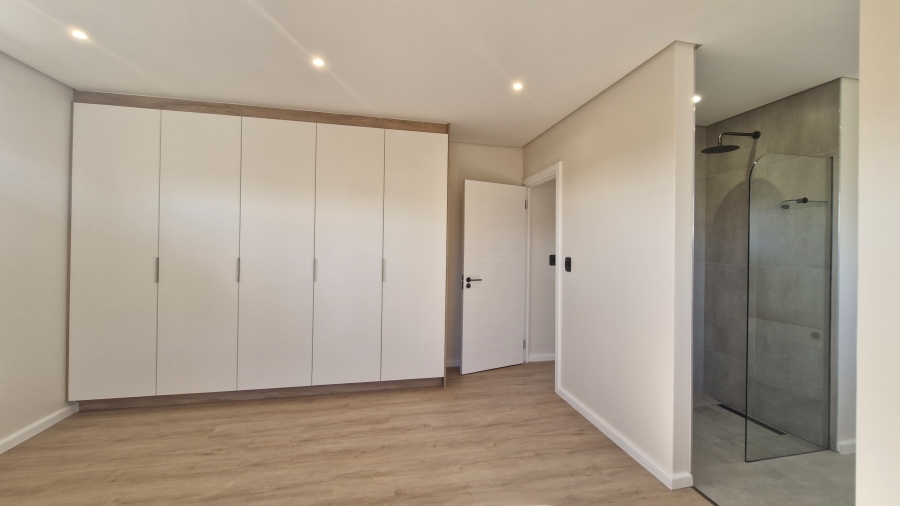 3 Bedroom Property for Sale in Country Club Western Cape